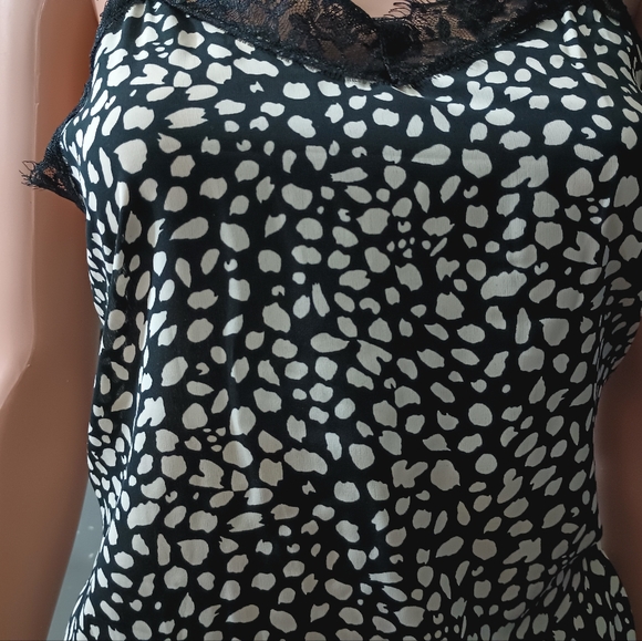 Tank Top/Camisole - Picture 3 of 10